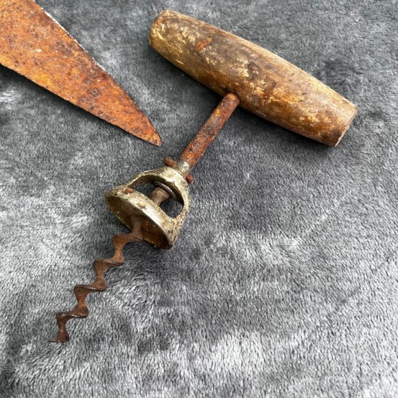Vintage Antique Sheep Shears Corkscrew Wine Bottle Opener Wood Metal Rusty Decor - Picture 8 of 10